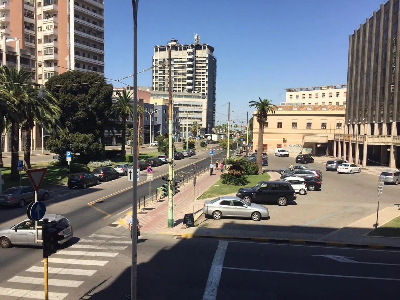 Guest House Sonnino 37 Cagliari 0*,  Italy