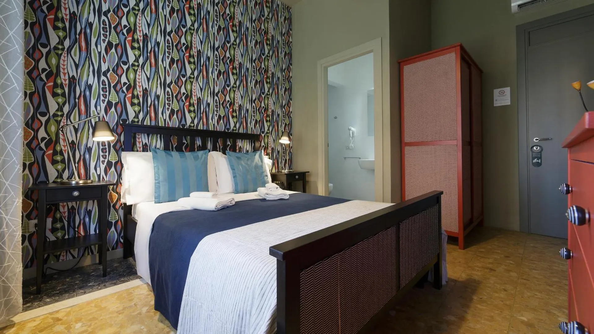 Guest House Sonnino 37 Cagliari 0*,  Italia